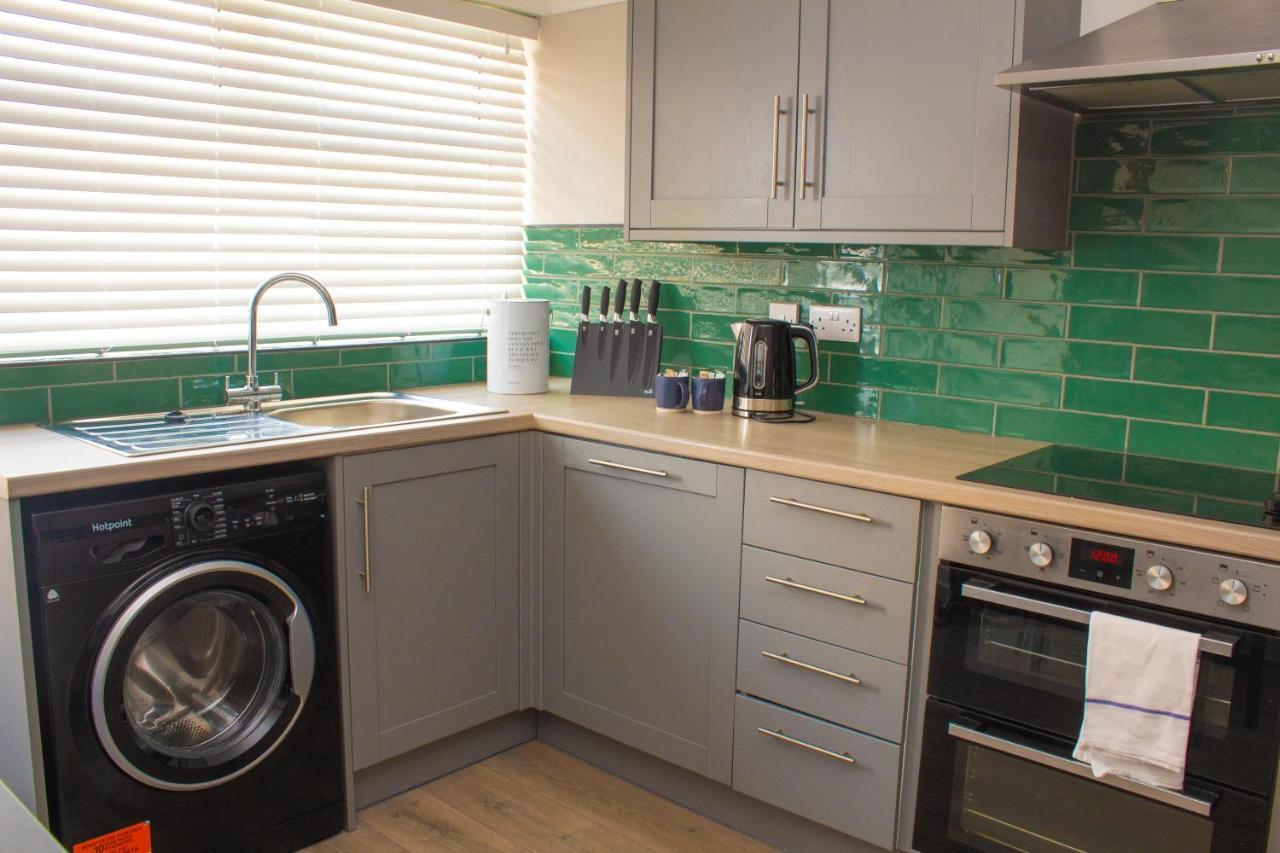 Cosy 3Bed Bungalow In West Kirby, Free Parking Frankby Exterior foto